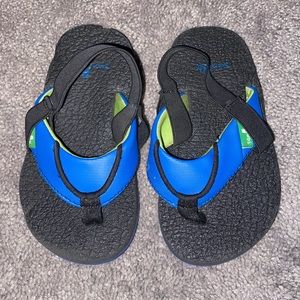 Toddler boys Sanuk flip flops 8-9